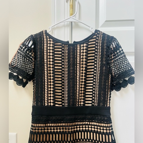 Stunning like new Gabby Skye black size 2 dress - Picture 2 of 8